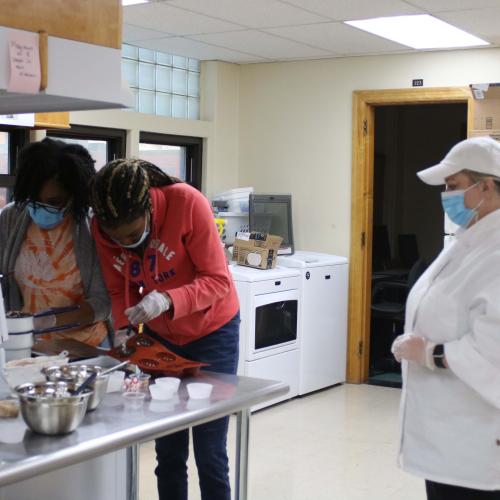 First-Gen Students Hot Chocolate Bombs Make and Take