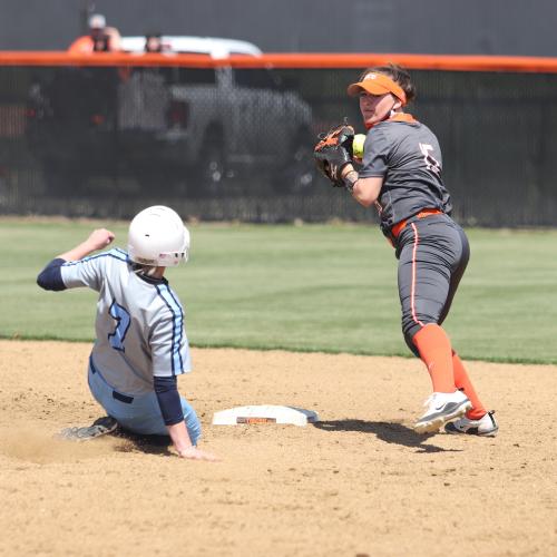 Softball vs. SWOSU