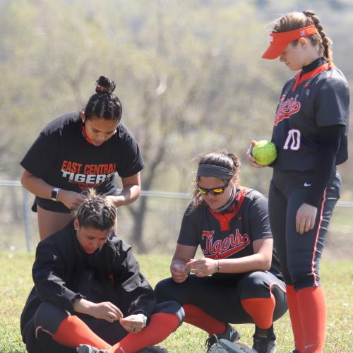 Softball vs. SWOSU