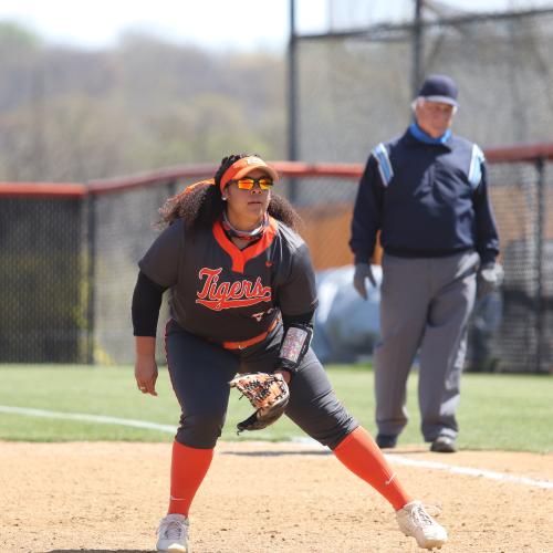 Softball vs. SWOSU