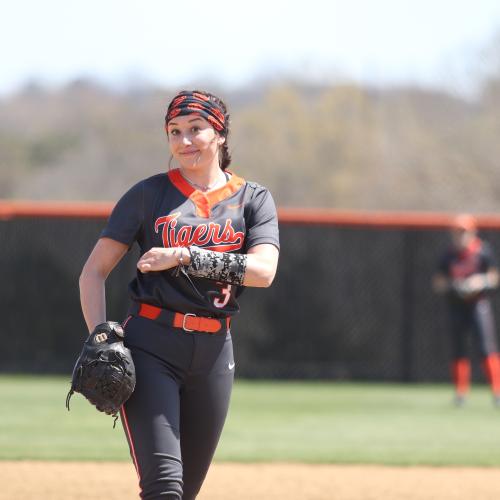 Softball vs. SWOSU