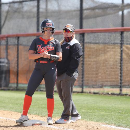 Softball vs. SWOSU