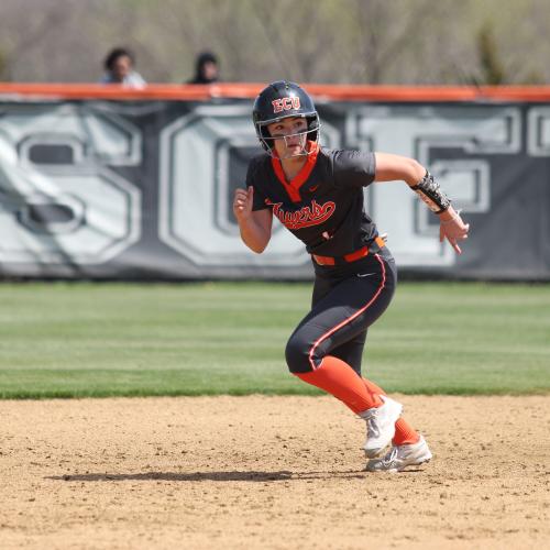 Softball vs. SWOSU