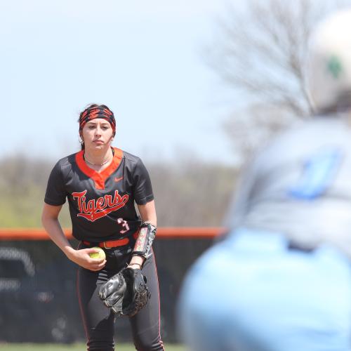 Softball vs. SWOSU