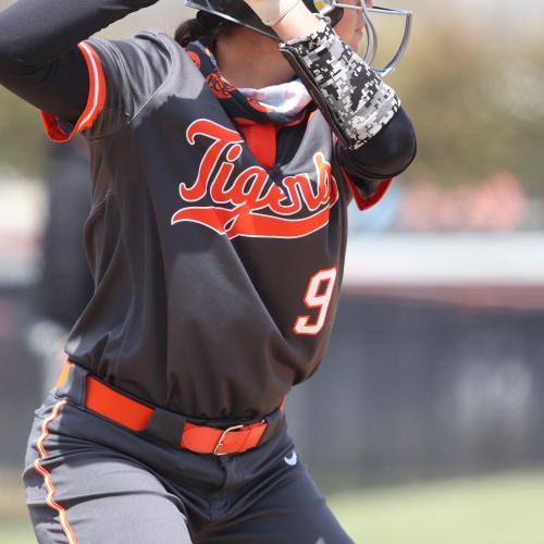 Softball vs. SWOSU