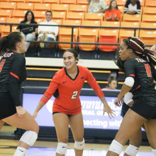 Volleyball vs. Central Oklahoma